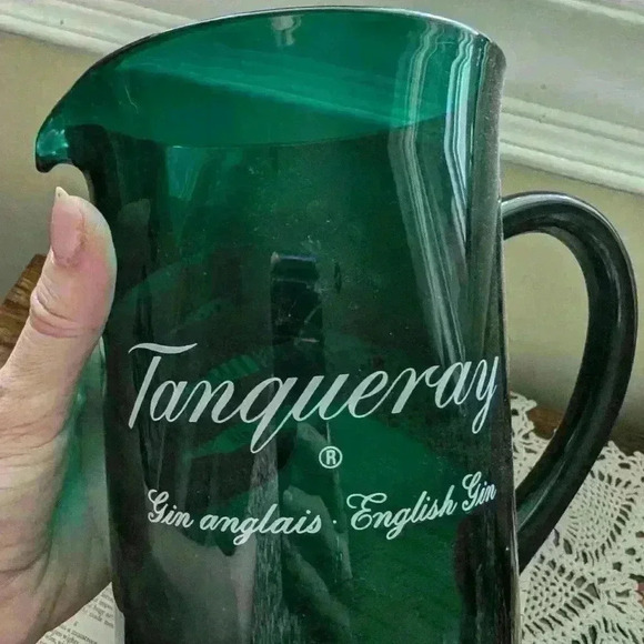 Tanqueray gin large green plastic pitcher - Picture 6 of 9